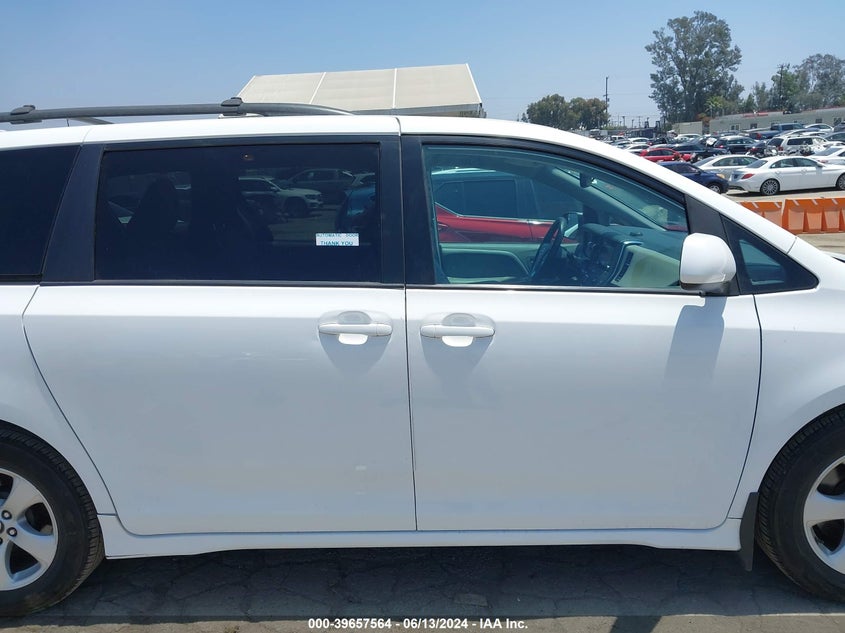 2019 Toyota Sienna Le 8 Passenger VIN: 5TDKZ3DC1KS993142 Lot: 39657564