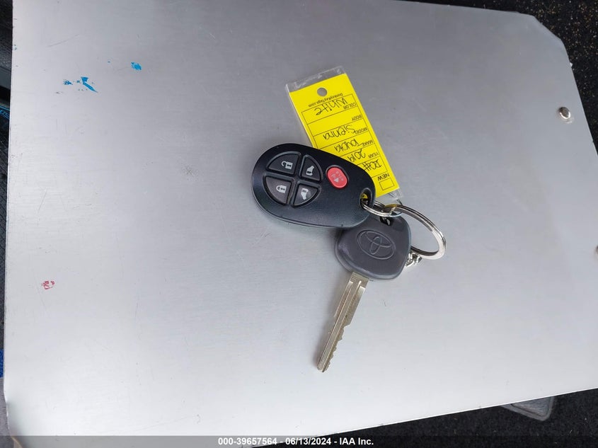 2019 Toyota Sienna Le 8 Passenger VIN: 5TDKZ3DC1KS993142 Lot: 39657564