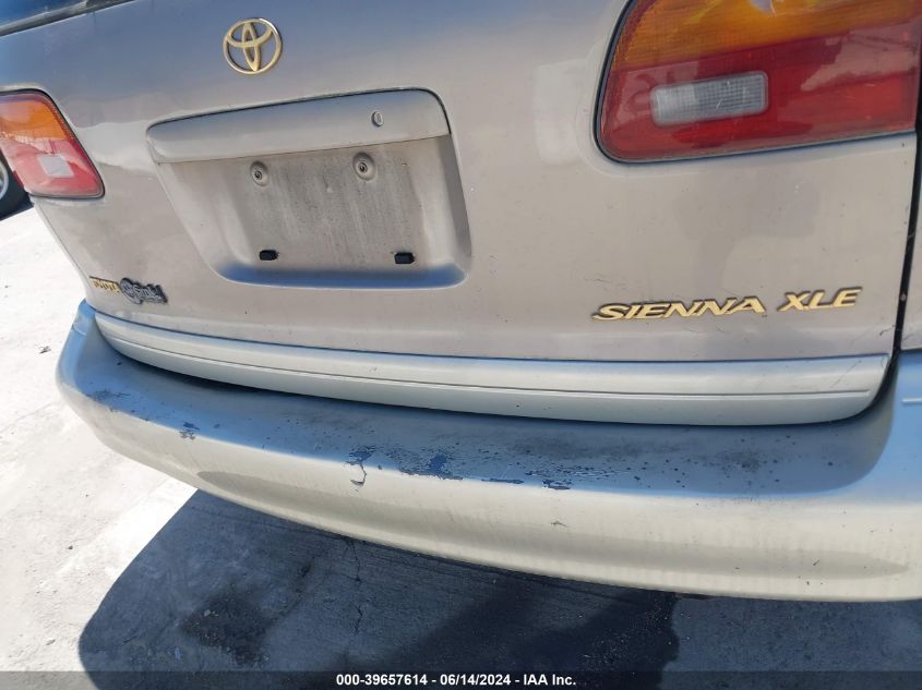 1999 Toyota Sienna Xle VIN: 4T3ZF13C9XU135663 Lot: 39657614