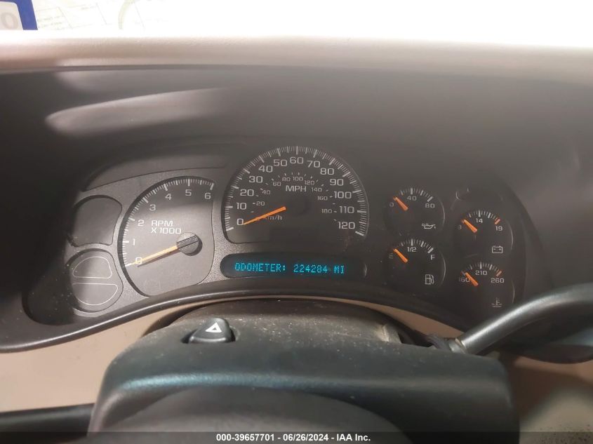 2005 Chevrolet Tahoe Lt VIN: 1GNEC13TX5J197714 Lot: 39657701