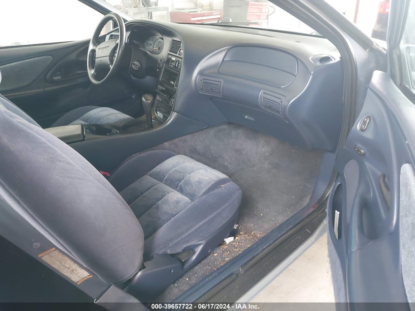 1997 Ford Thunderbird Lx VIN: 1FALP624XVH135156 Lot: 39657722