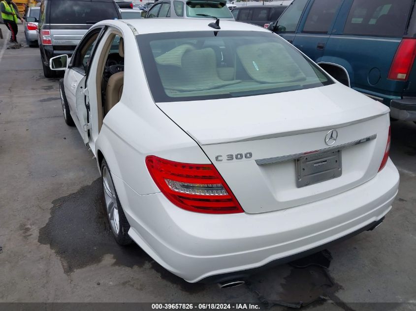 2013 Mercedes-Benz C 300 Luxury 4Matic/Sport 4Matic VIN: WDDGF8AB8DA881709 Lot: 39657826