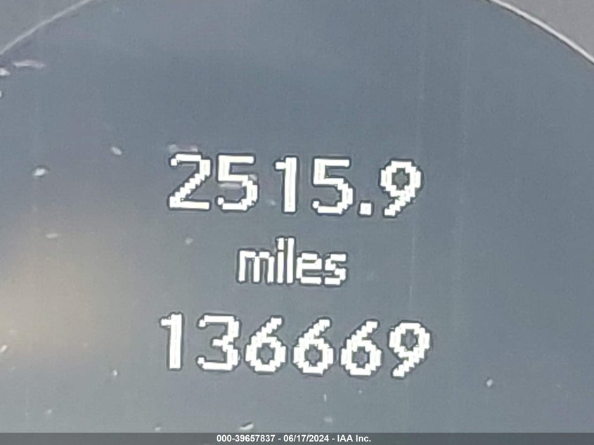 2011 Mercedes-Benz E 350 VIN: WDDKJ5GBXBF129105 Lot: 39657837