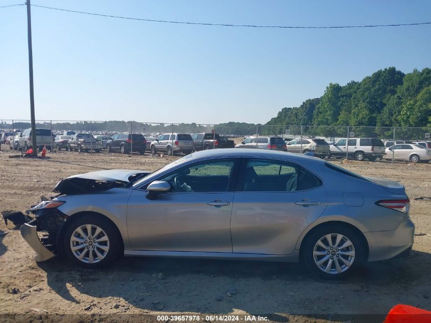 4T1B11HK9KU769833 2019 Toyota Camry Le