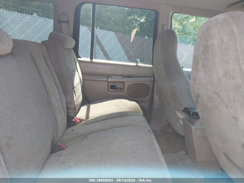 2001 Ford Explorer Xls VIN: 1FMZU62E21ZA29015 Lot: 39658563