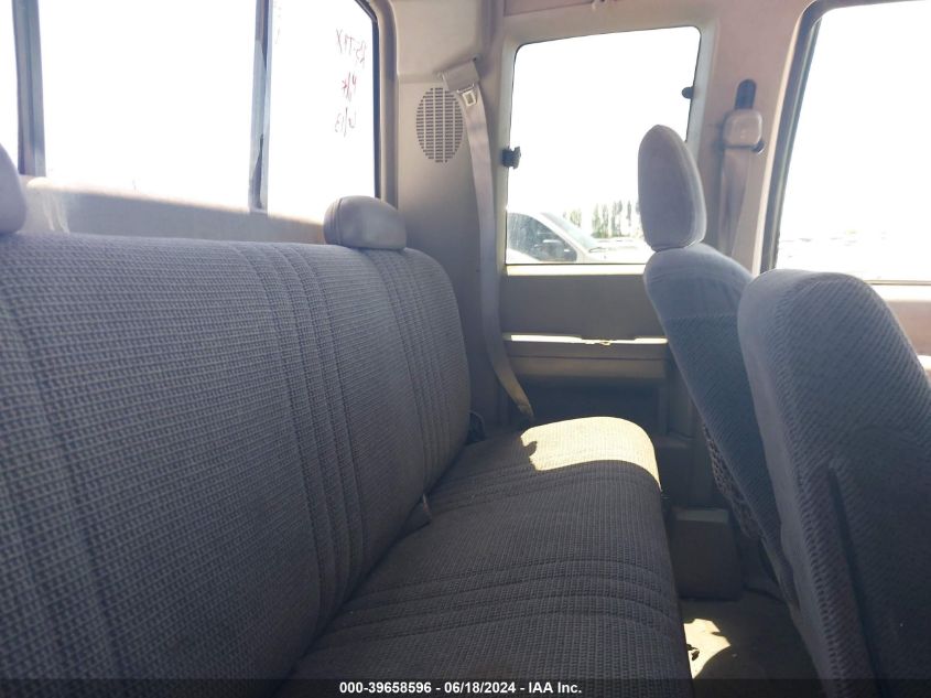 1998 GMC Sierra 1500 Sl Wideside/Sle Sportside VIN: 1GTEK19R0WE543013 Lot: 39658596