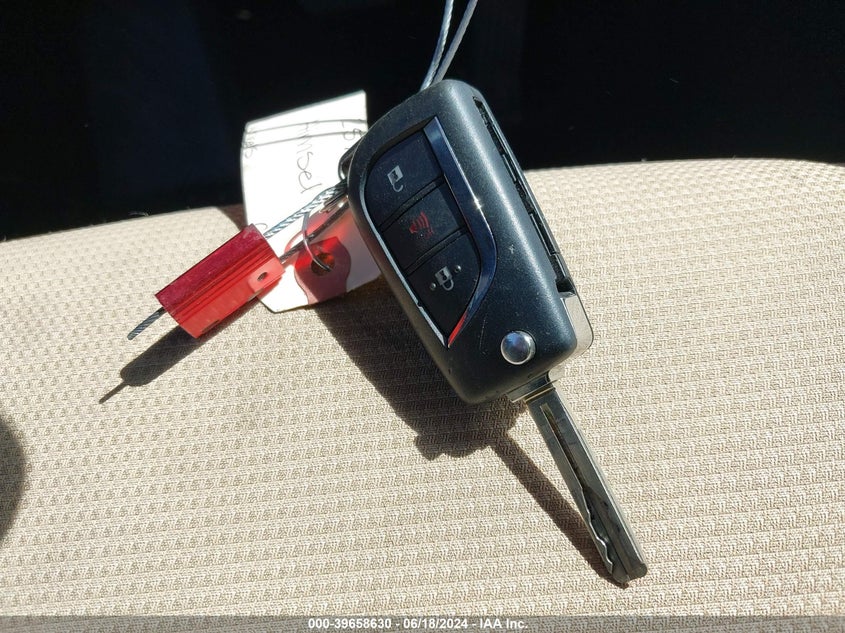 2022 Toyota Rav4 Hybrid Le VIN: 4T3LWRFV4NU052804 Lot: 39658630