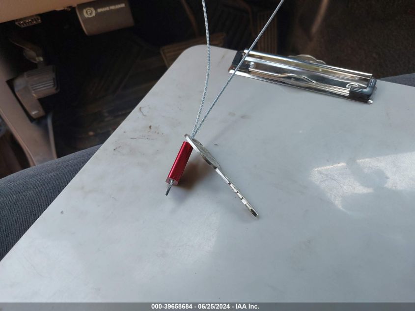 2002 Chevrolet Tahoe Ls VIN: 1GNEK13Z32J198075 Lot: 39658684