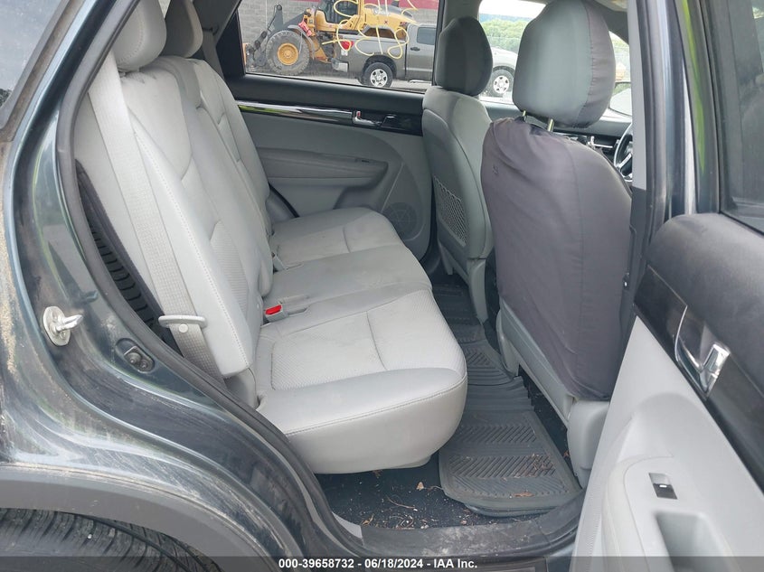 2011 Kia Sorento Lx VIN: 5XYKTCA12BG142288 Lot: 39658732