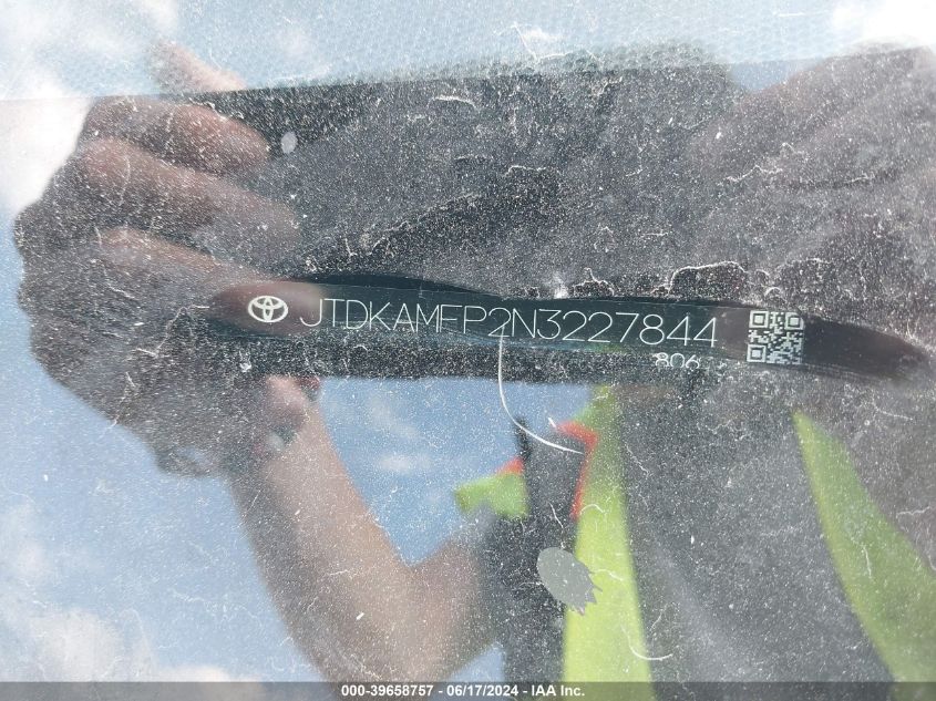 2022 Toyota Prius Prime Le VIN: JTDKAMFP2N3227844 Lot: 39658757