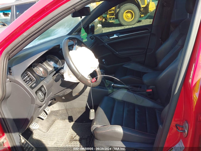 2016 VOLKSWAGEN GOLF GTI AUTOBAHN W/PERFORMANCE PACKAGE 4-DOOR - 3VW547AU2GM021988