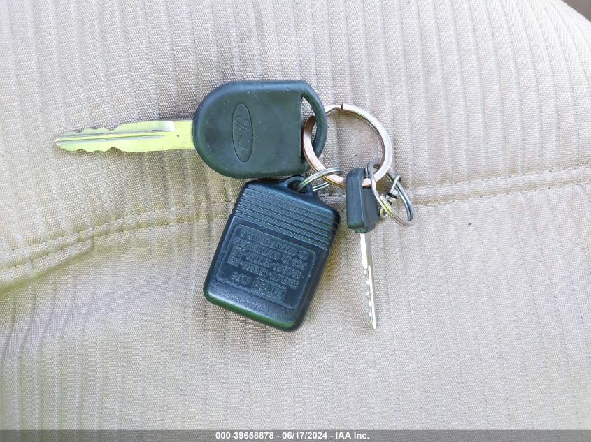 2003 Ford Explorer Xls VIN: 1FMZU72K33UA94807 Lot: 39658878