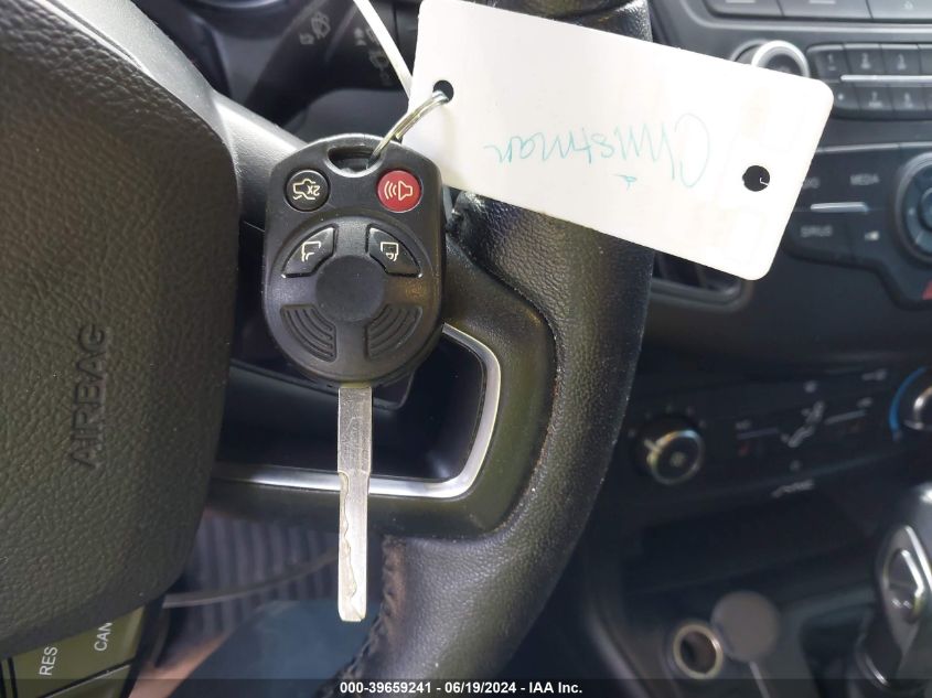 2016 Ford Focus Se VIN: 1FADP3F22GL358254 Lot: 39659241