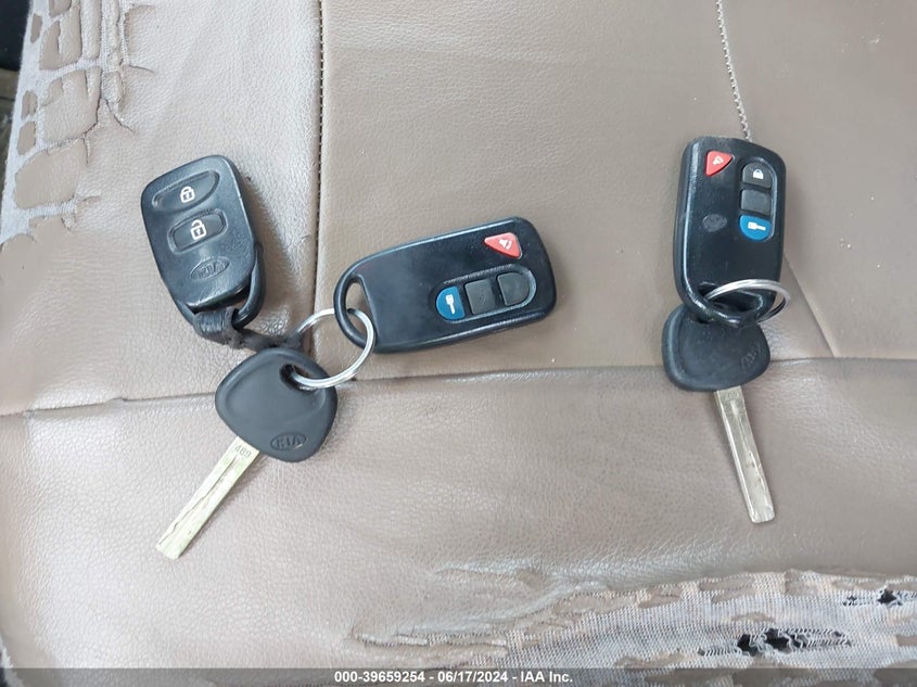 2011 Kia Sorento Lx V6 VIN: 5XYKTDA27BG064511 Lot: 39659254