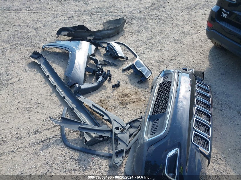 2018 Jeep Grand Cherokee Laredo VIN: 1C4RJFAG1JC210500 Lot: 39659495