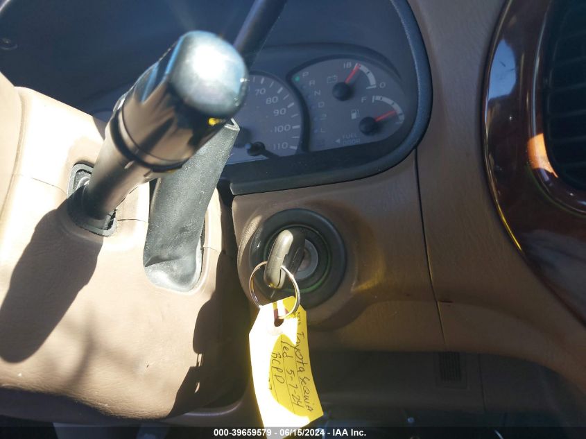 2002 Toyota Sequoia Sr5 V8 VIN: 5TDBT44A72S081637 Lot: 39659579