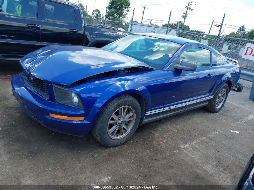 2005 Ford Mustang V6 Deluxe/V6 Premium VIN: 1ZVFT80N455117695 Lot: 39659582