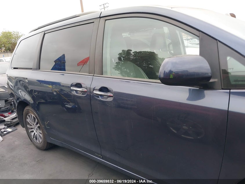 2020 Toyota Sienna Xle VIN: 5TDYZ3DC7LS043945 Lot: 39659832