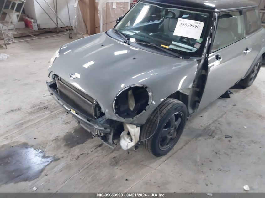 2010 Mini Cooper VIN: WMWMF3C55ATZ63353 Lot: 39659990