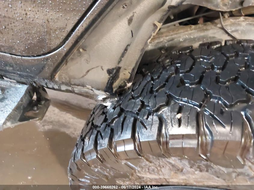 2015 Jeep Wrangler Unlimited Sahara VIN: 1C4BJWEG8FL723925 Lot: 39660262