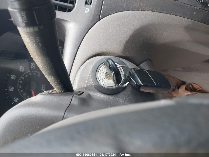 2004 Hyundai Elantra Gls/Gt VIN: KMHDN46D34U709987 Lot: 39660351