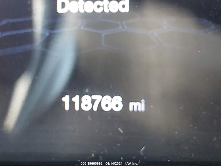 2018 Jeep Compass Latitude 4X4 VIN: 3C4NJDBB3JT137866 Lot: 39660692