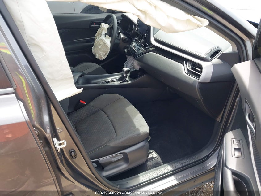 2020 Toyota C-Hr Xle/Le/Limited VIN: JTNKHMBX3L1075756 Lot: 39660923