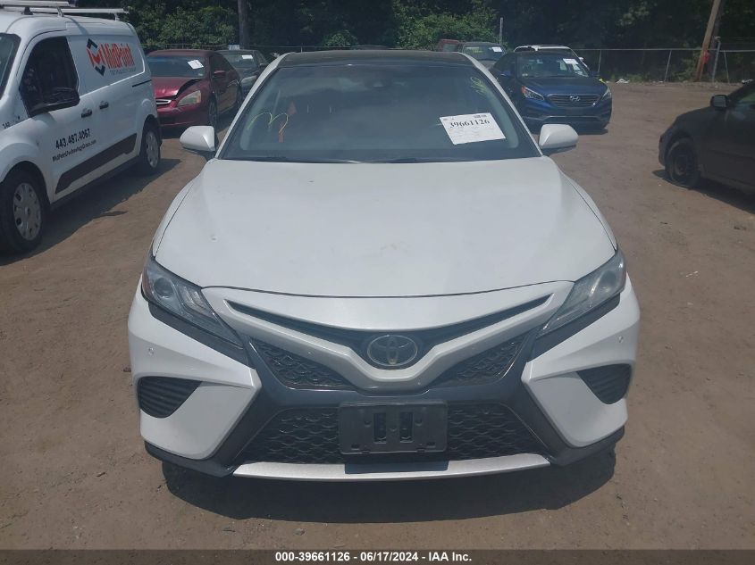 4T1B61HK1JU054240 2018 Toyota Camry Xse