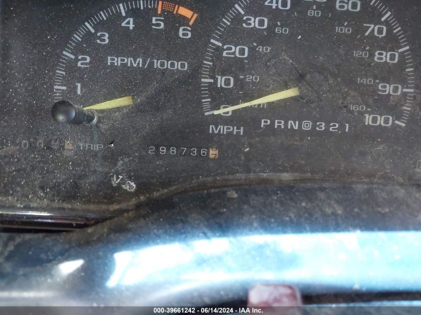 1996 Chevrolet Gmt-400 C1500 VIN: 2GCEC19RXT1255252 Lot: 39661242