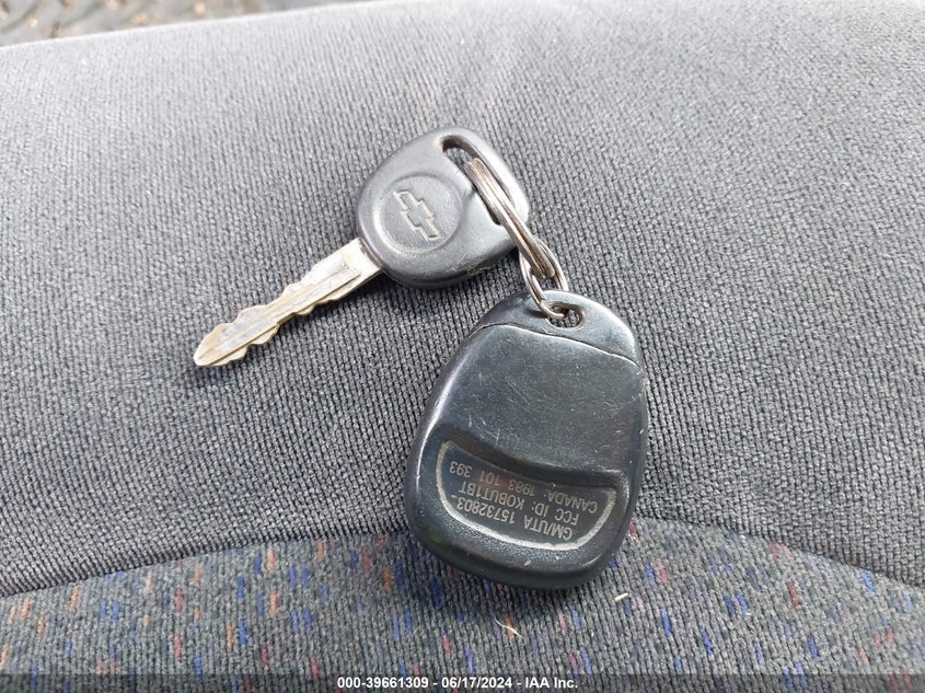 2001 Chevrolet Silverado 1500 Ls VIN: 2GCEK19T711288043 Lot: 39661309