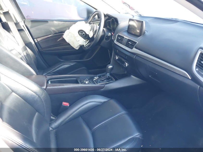 2018 MAZDA MAZDA3 TOURING - 3MZBN1V35JM201357