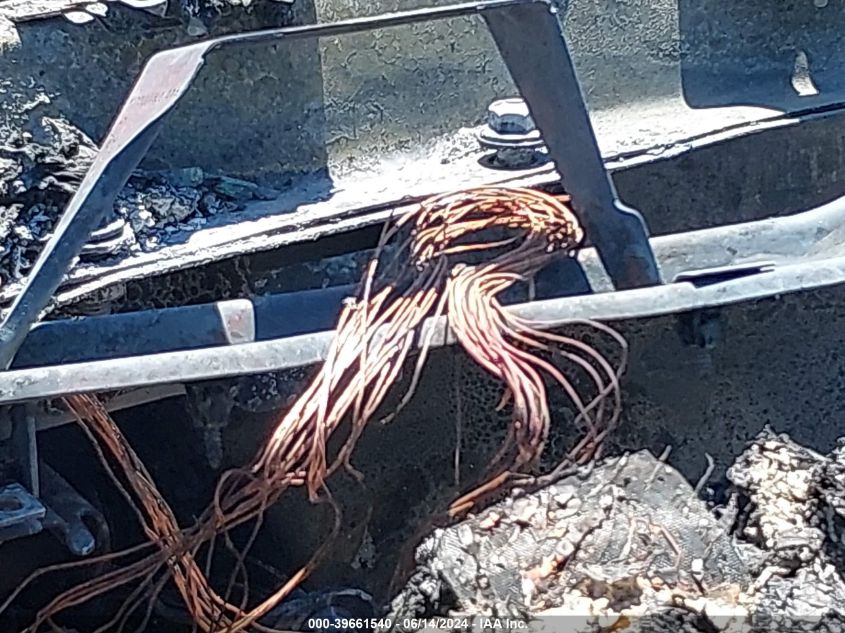 2002 Chevrolet Tahoe Ls VIN: 1GNEC13Z42R185673 Lot: 39661540