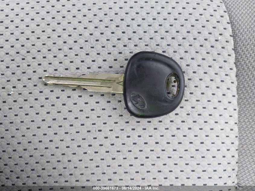 2008 Hyundai Accent Gls VIN: KMHCN46C38U251053 Lot: 39661673