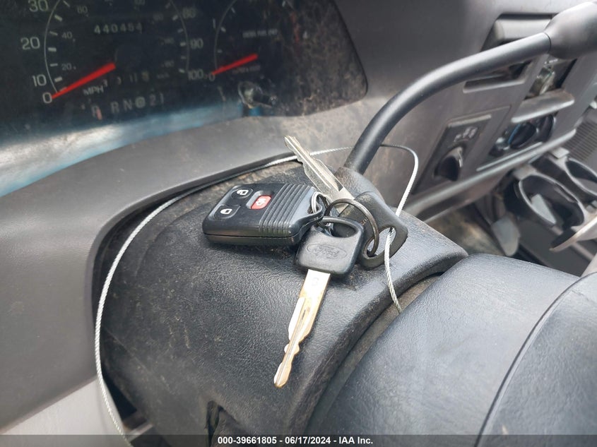 2001 Ford F-250 Lariat/Xl/Xlt VIN: 1FTNW21F41EB09424 Lot: 39661805