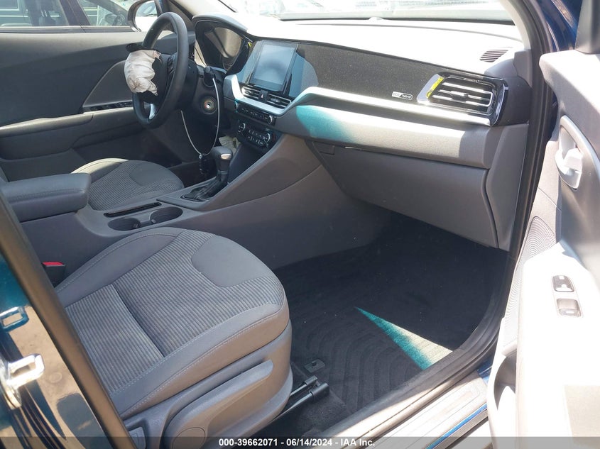 2021 Kia Niro Lx VIN: KNDCB3LC3M5465315 Lot: 39662071