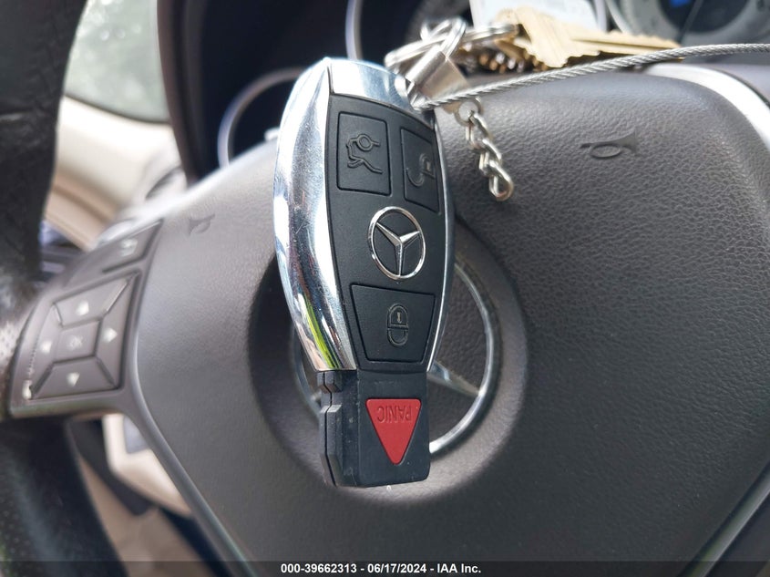 2013 MERCEDES-BENZ C 250 LUXURY/SPORT - WDDGF4HB1DR268797