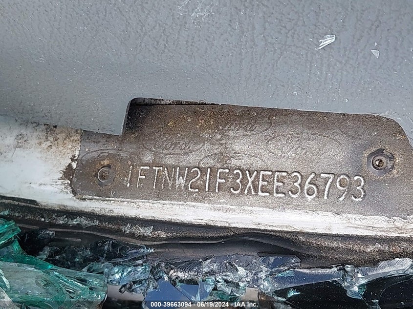 1999 Ford F-250 Lariat/Xl/Xlt VIN: 1FTNW21F3XEE36793 Lot: 39663094