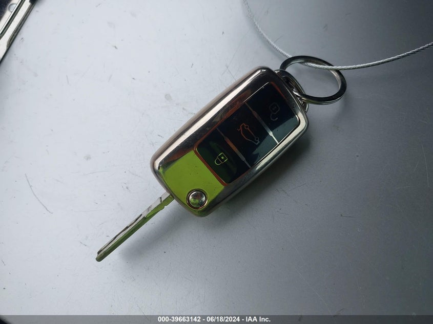 2017 VOLKSWAGEN BEETLE #PINKBEETLE/1.8T CLASSIC/1.8T S - 3VWF17AT5HM622821