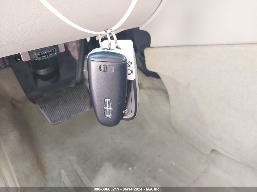 2011 Lincoln Mkx VIN: 2LMDJ8JKXBBJ28017 Lot: 39663211