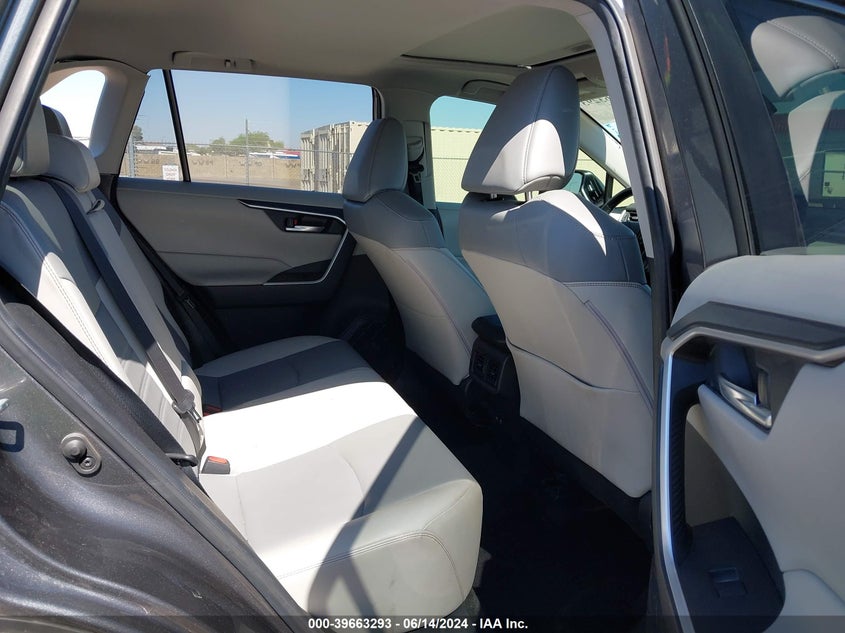 VIN JTMC1RFV1KD507728 2019 TOYOTA RAV4 XLE PREMIUM