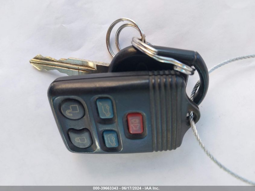 2008 Ford Expedition Eddie Bauer/King Ranch VIN: 1FMFU18508LA33865 Lot: 39663343