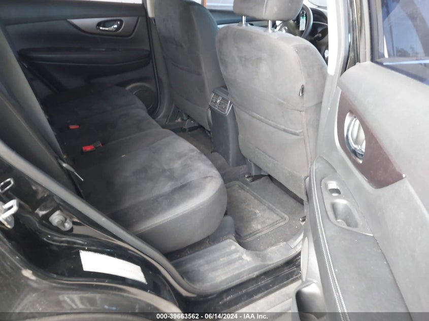 2015 Nissan Rogue S/Sl/Sv VIN: KNMAT2MT7FP540666 Lot: 39663562