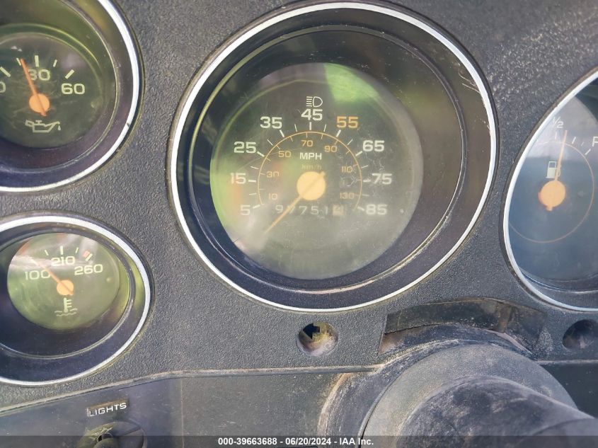 1984 Chevrolet C20 VIN: 1GCGC24M5EF386725 Lot: 39663688