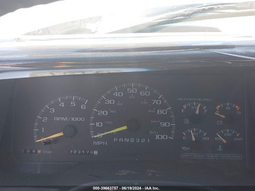 1998 GMC Suburban 1500 Sl VIN: 3GKFK16R3WG500663 Lot: 39663757