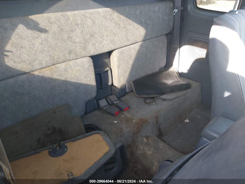 2000 Toyota Tacoma VIN: 4TAWM72NXYZ591764 Lot: 39664044