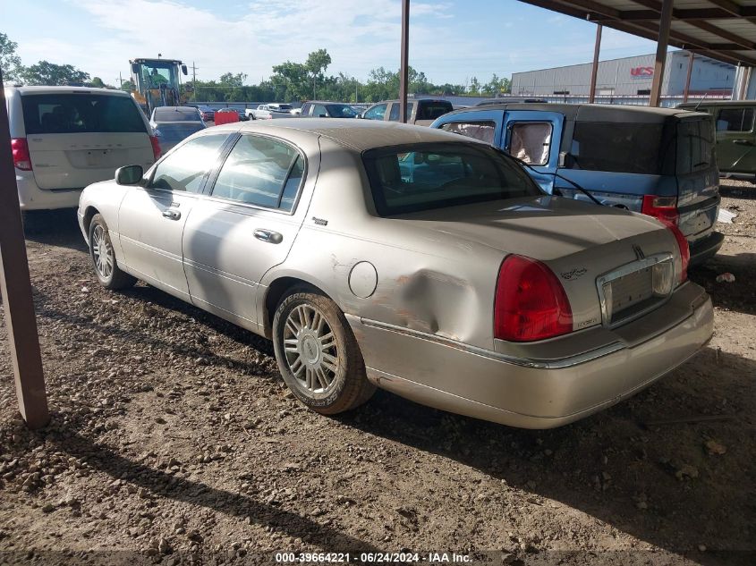 2009 Lincoln Town Car Signature Limited VIN: 2LNHM82V79X631711 Lot: 39664221