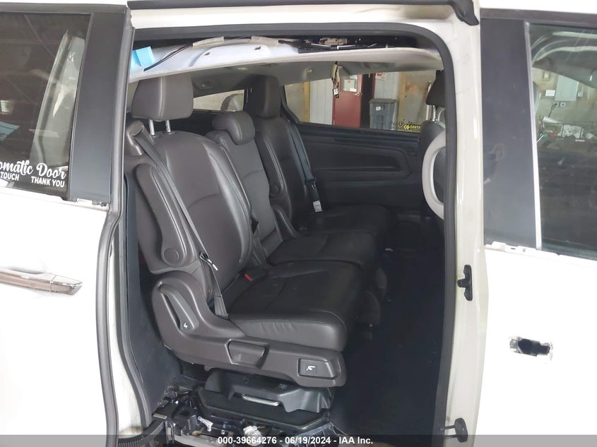 VIN 5FNRL6H82KB067019 2019 HONDA ODYSSEY TOURING