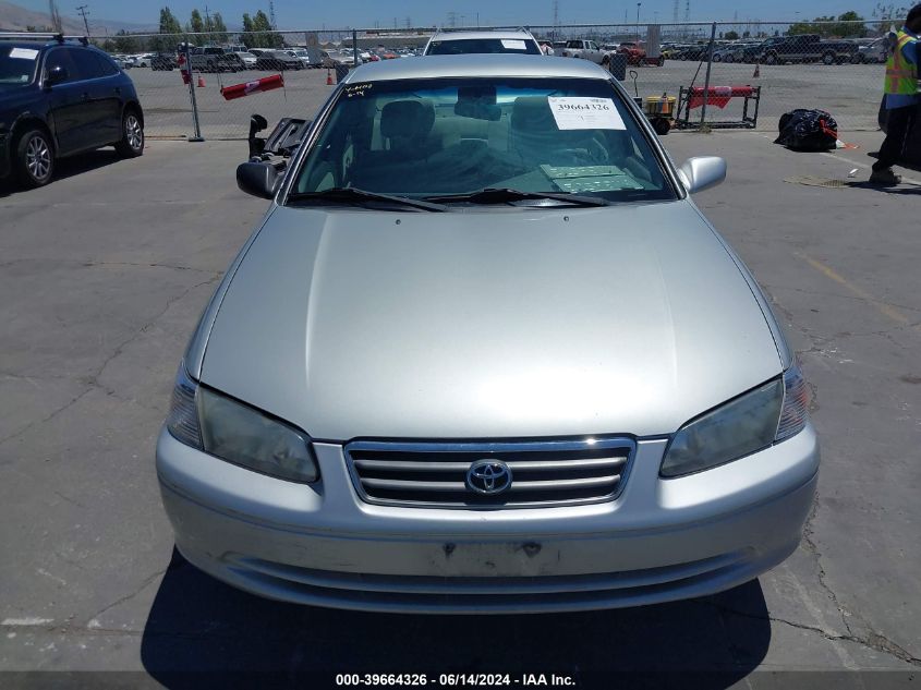 2000 Toyota Camry Le VIN: JT2BG22K7Y0527679 Lot: 39664326