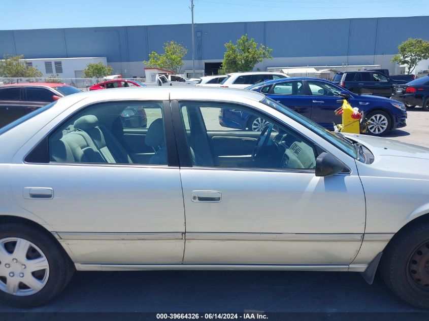 2000 Toyota Camry Le VIN: JT2BG22K7Y0527679 Lot: 39664326