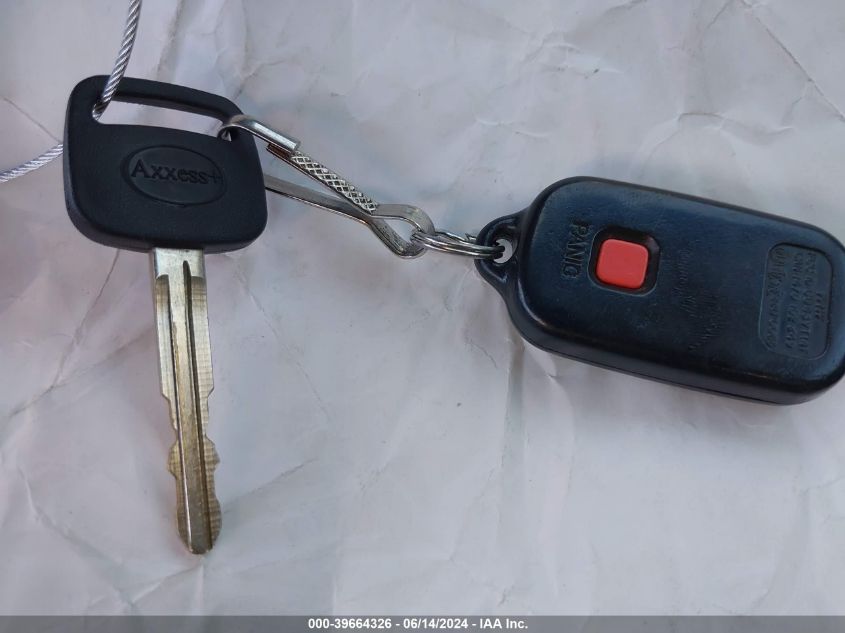 2000 Toyota Camry Le VIN: JT2BG22K7Y0527679 Lot: 39664326